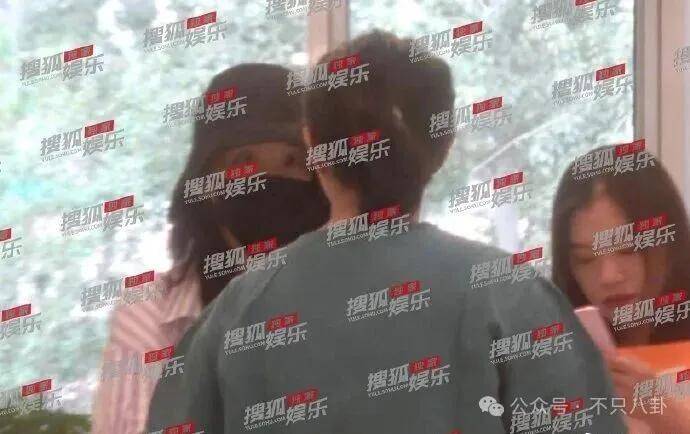 她好像真的未婚先孕了？全网都在猜孩子生父是谁