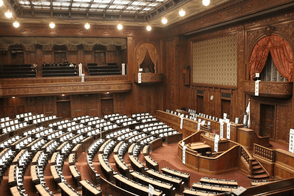 高市早苗飘了,判断中国会主动找日本和解,左等右等就是等不来